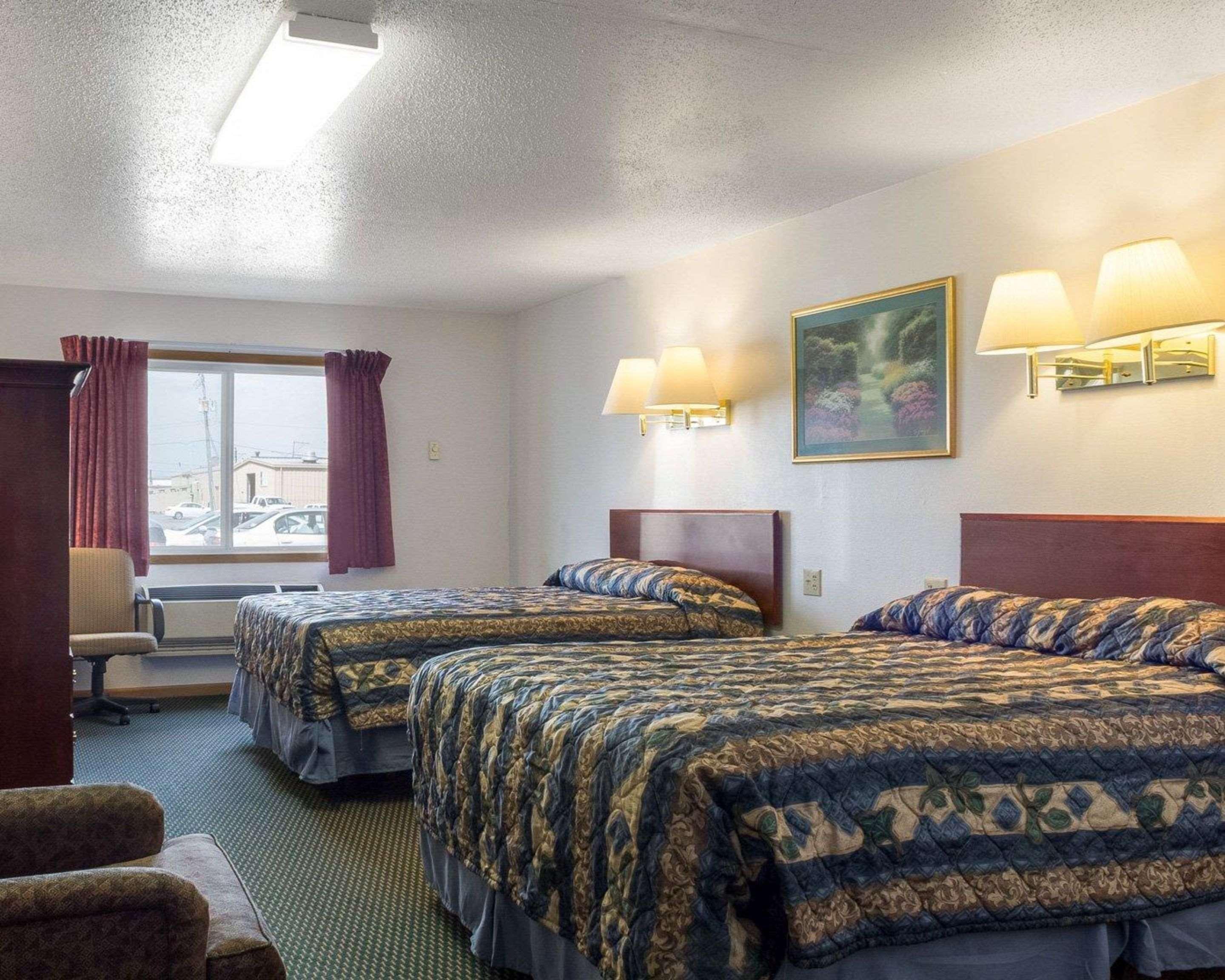 Rodeway Inn West Fargo Екстер'єр фото