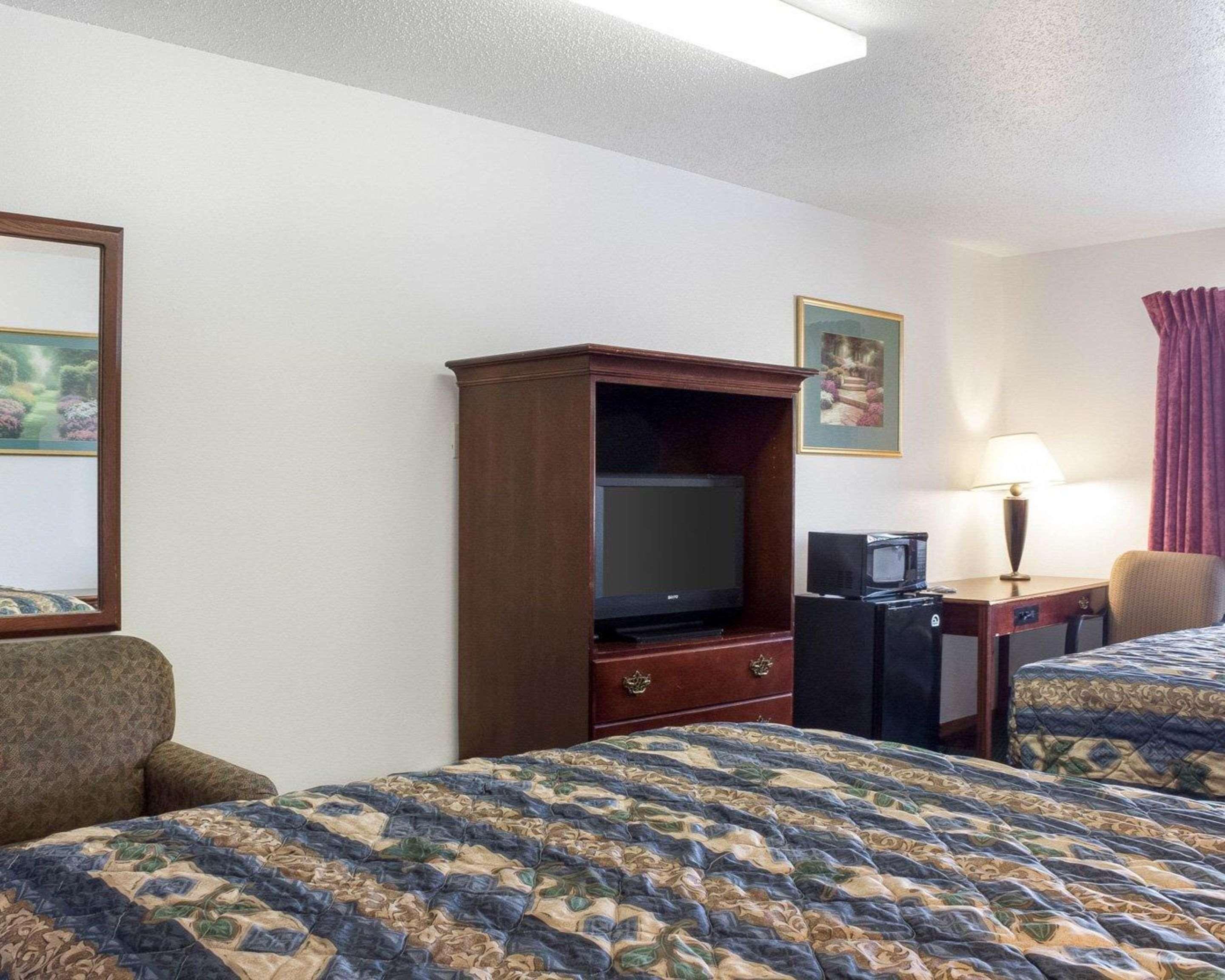 Rodeway Inn West Fargo Екстер'єр фото