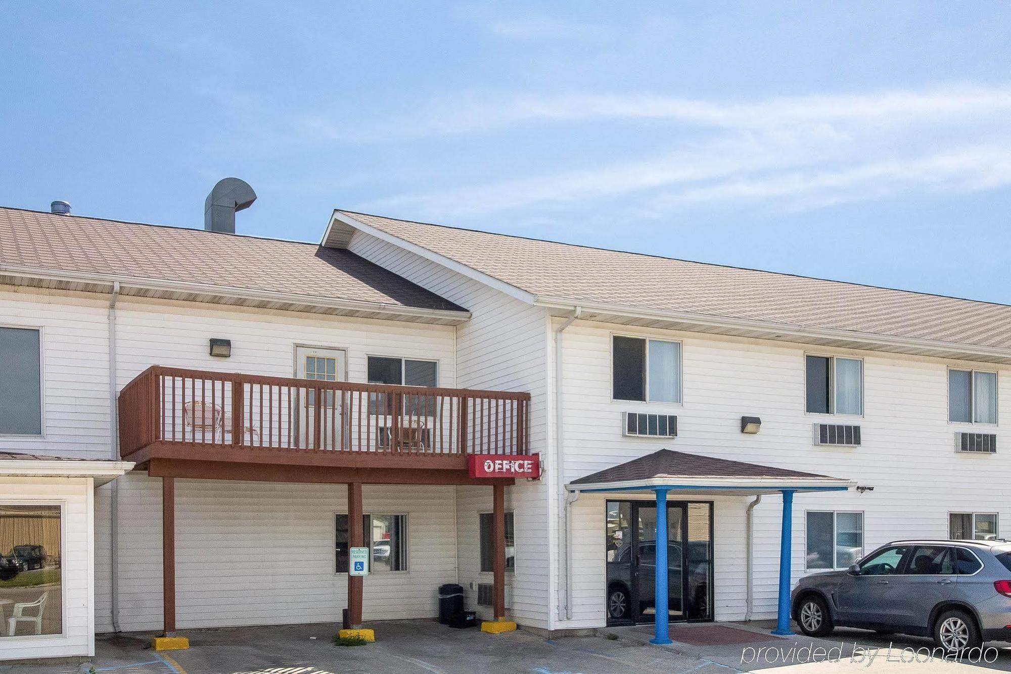 Rodeway Inn West Fargo Екстер'єр фото