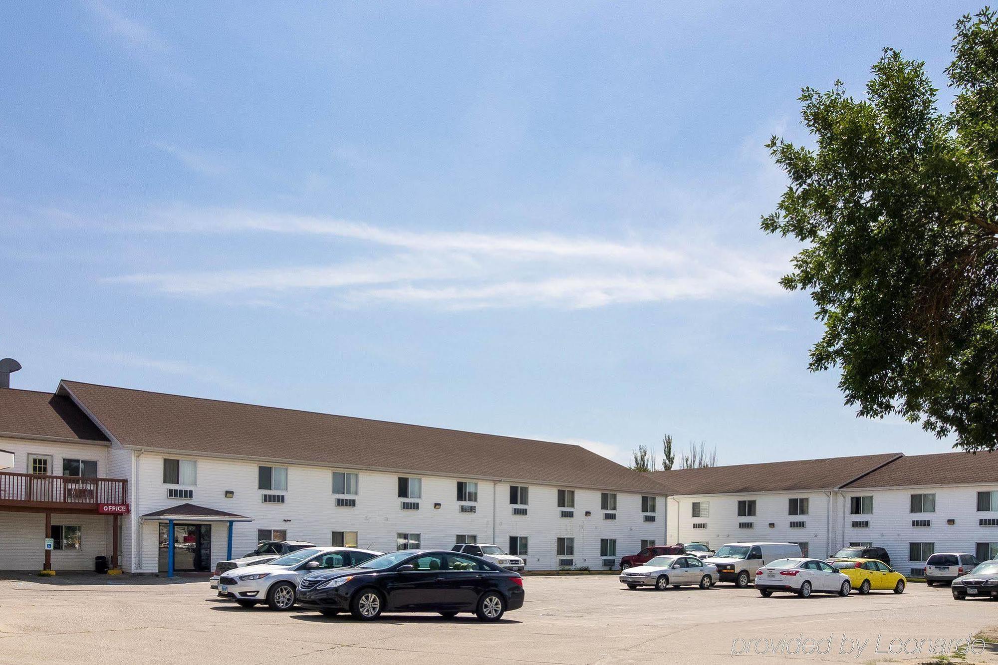Rodeway Inn West Fargo Екстер'єр фото
