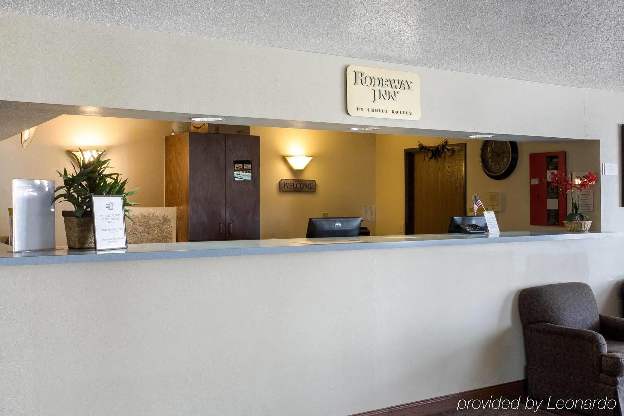 Rodeway Inn West Fargo Екстер'єр фото