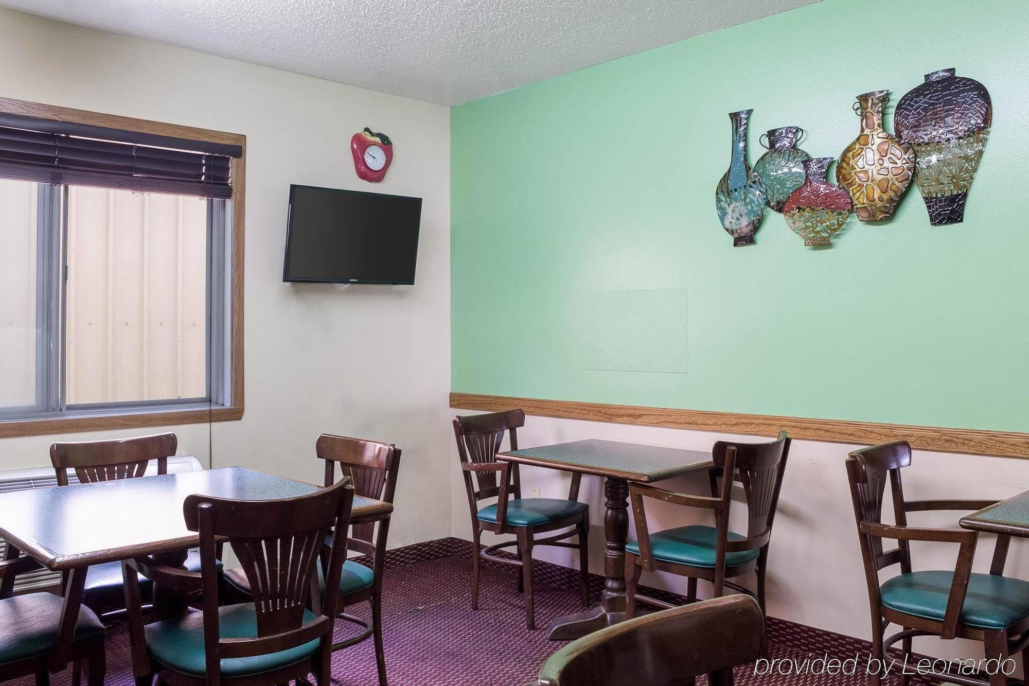 Rodeway Inn West Fargo Екстер'єр фото