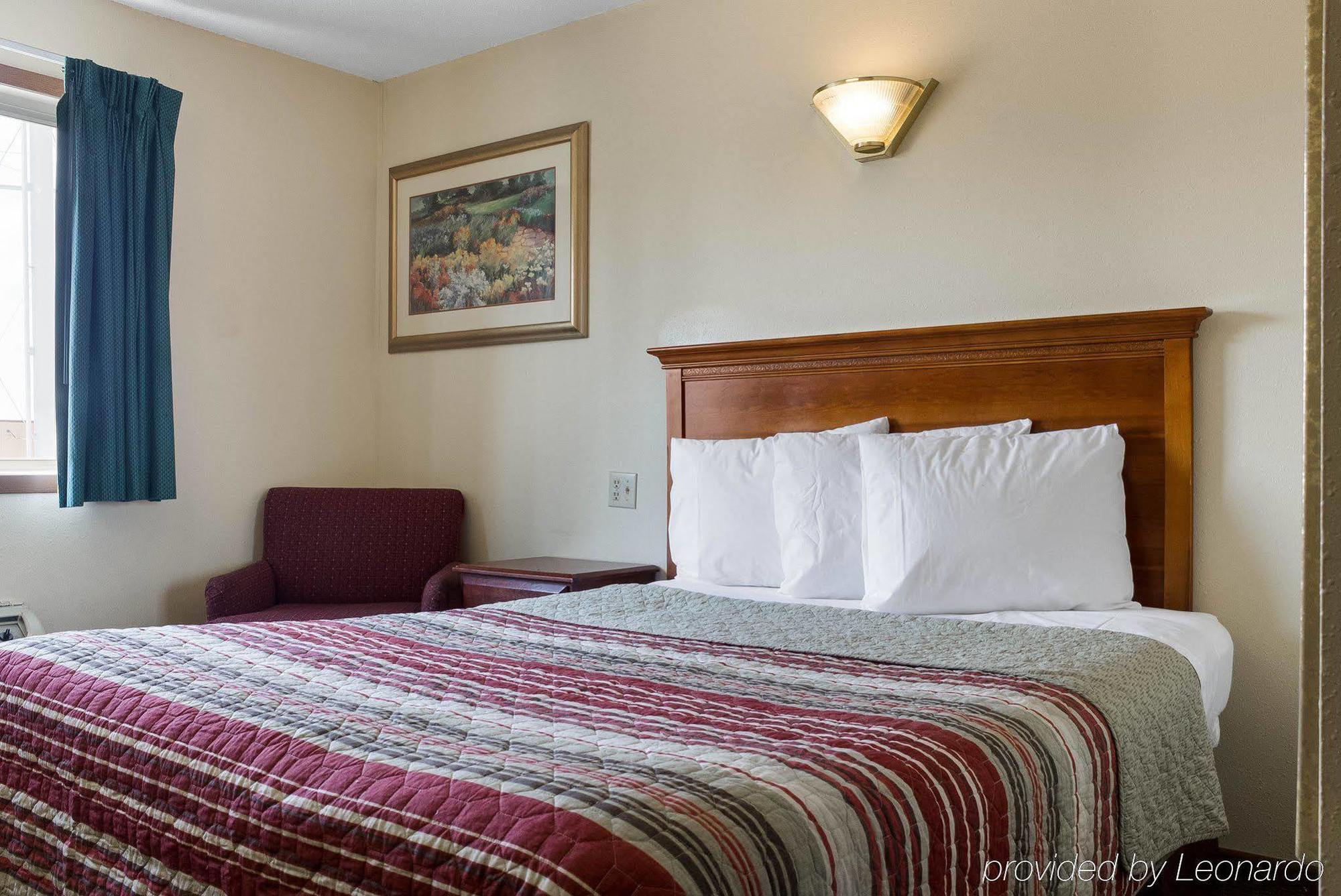 Rodeway Inn West Fargo Екстер'єр фото