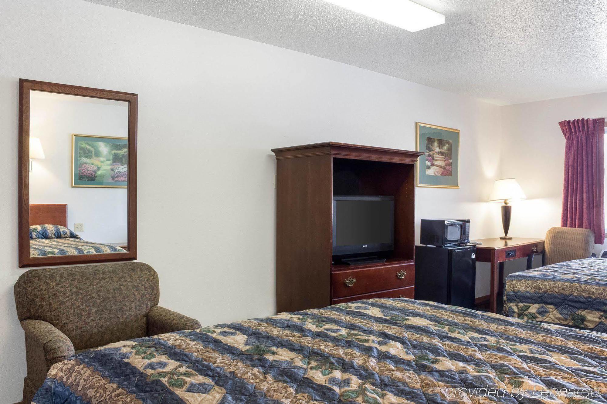 Rodeway Inn West Fargo Екстер'єр фото