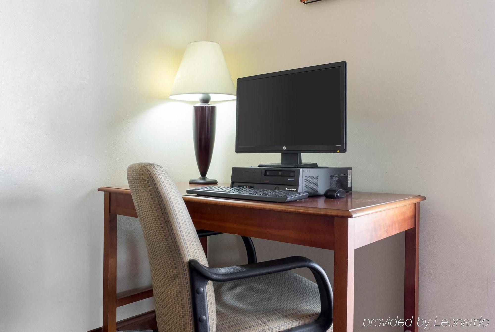 Rodeway Inn West Fargo Екстер'єр фото